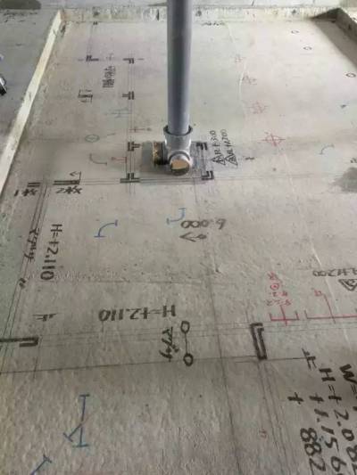 Việc thi công ở Nhật Bản rất chú ý đến hiệu suất vì vậy khi xây dựng lên đến tầng 4 thì tại tầng 1 họ đã lắp đặt xong trang thiết bị rồi.