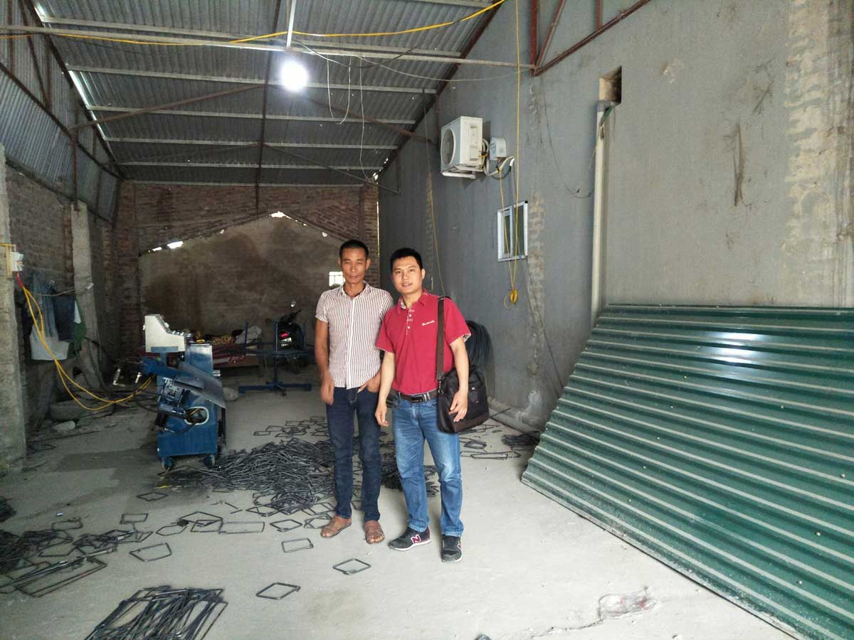 Khách hàng mua máy bẻ đai sắt tại Quảng Ninh
