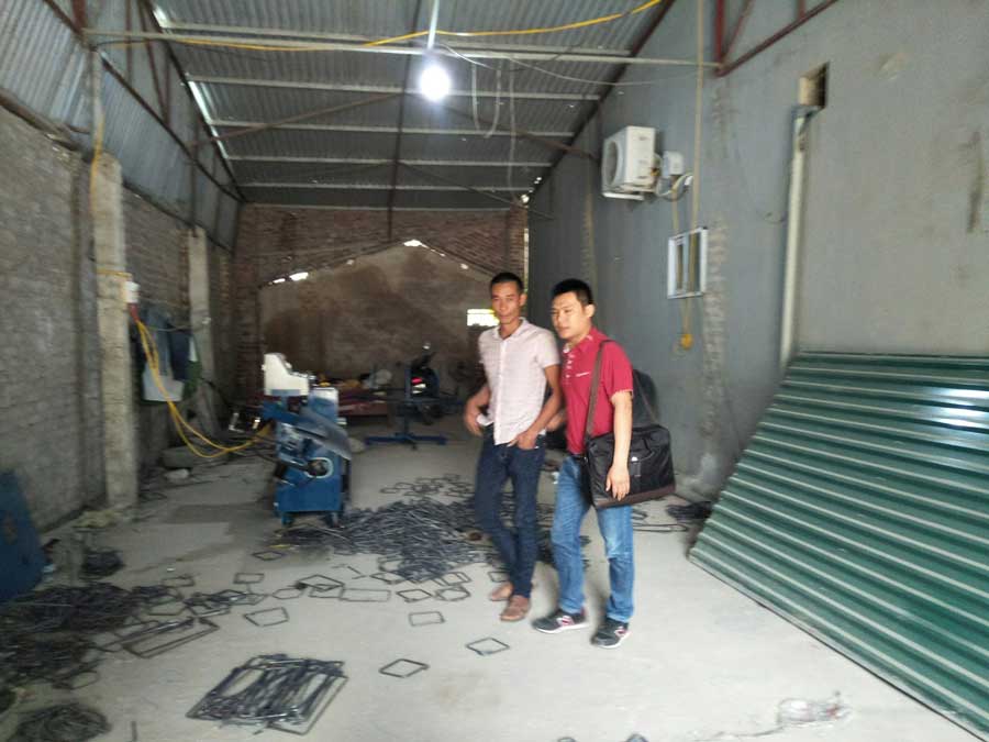 Khách hàng mua máy bẻ đai sắt tại Quảng Ninh