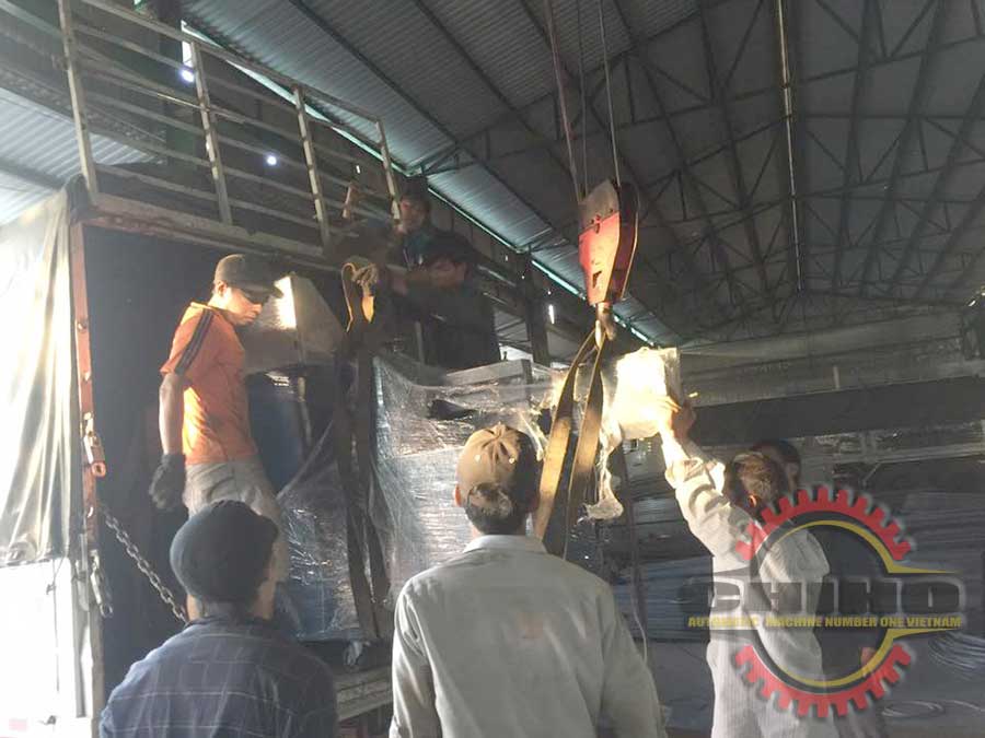 Giao máy bẻ đai sắt tự động tại Bình Dương