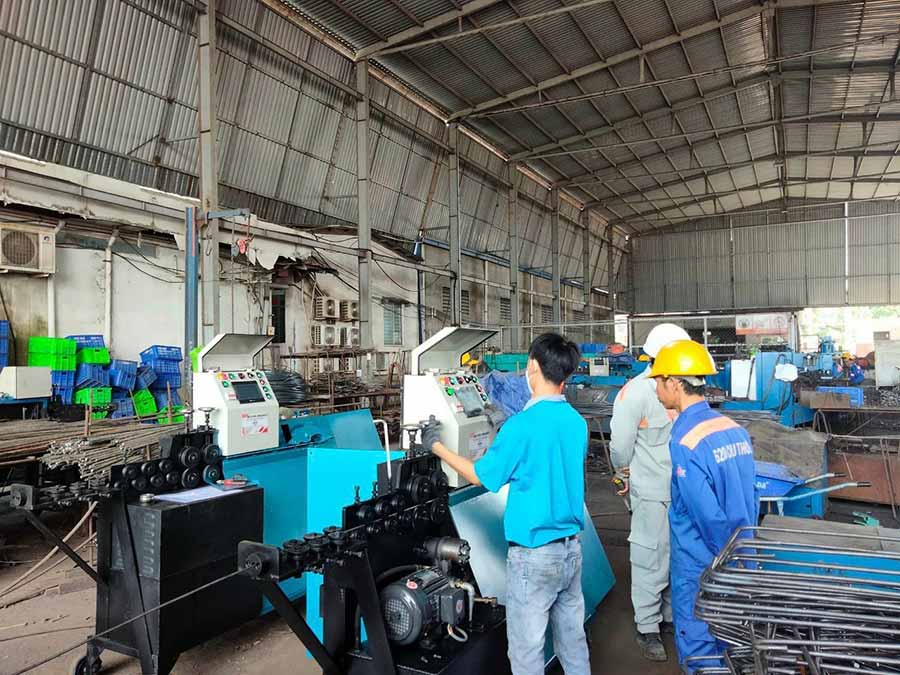 Bàn giao máy bẻ
